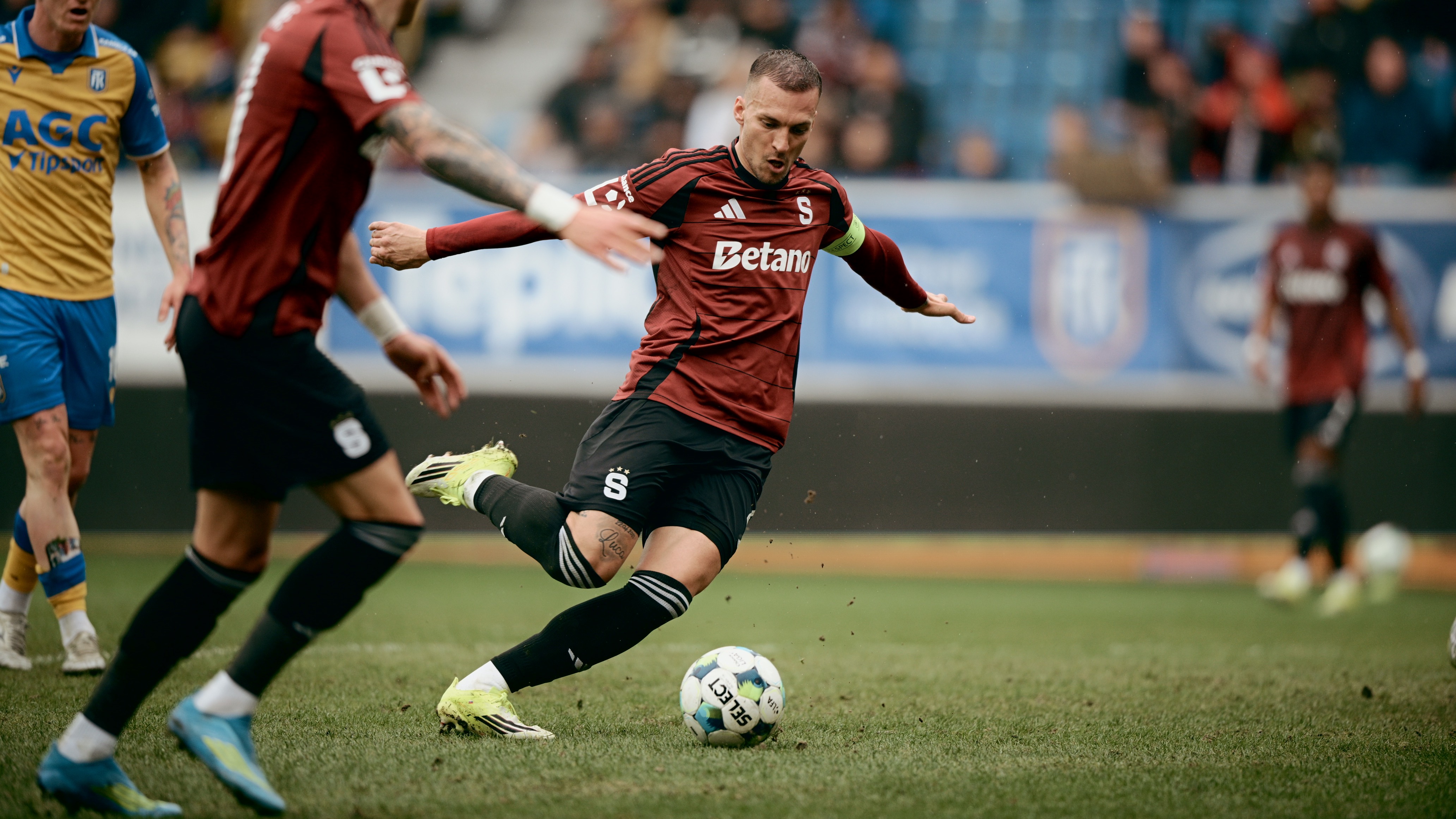 Poločas v Teplicích: Sochůrek připravil vedoucí gól, Haraslín pálil už pojedenácté