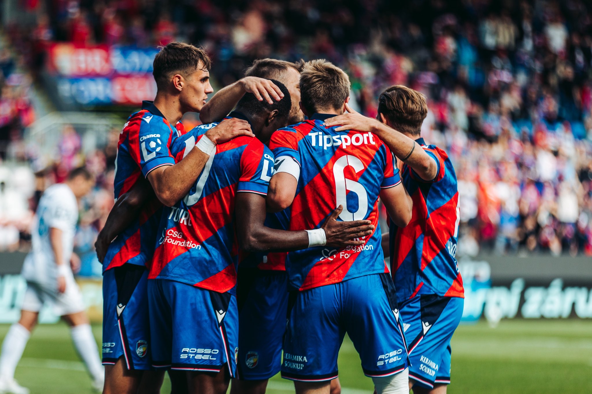 Plzeň zvládla duel v Liberci a bere důležité body. Slovan doma padl 0:2