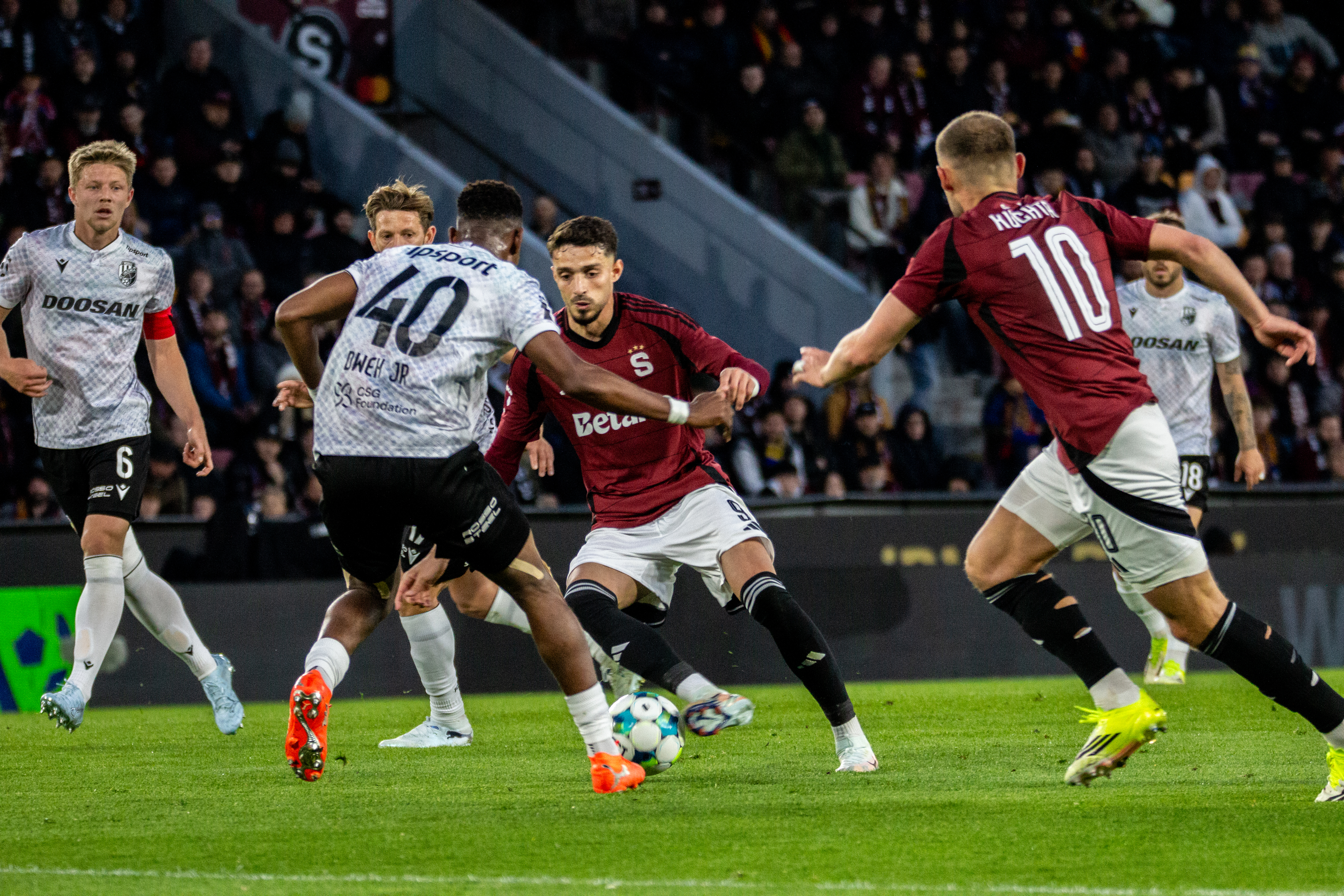 Sojkovo břevno jako varování: Sparta v boji o titul narazila na tvrdou realitu