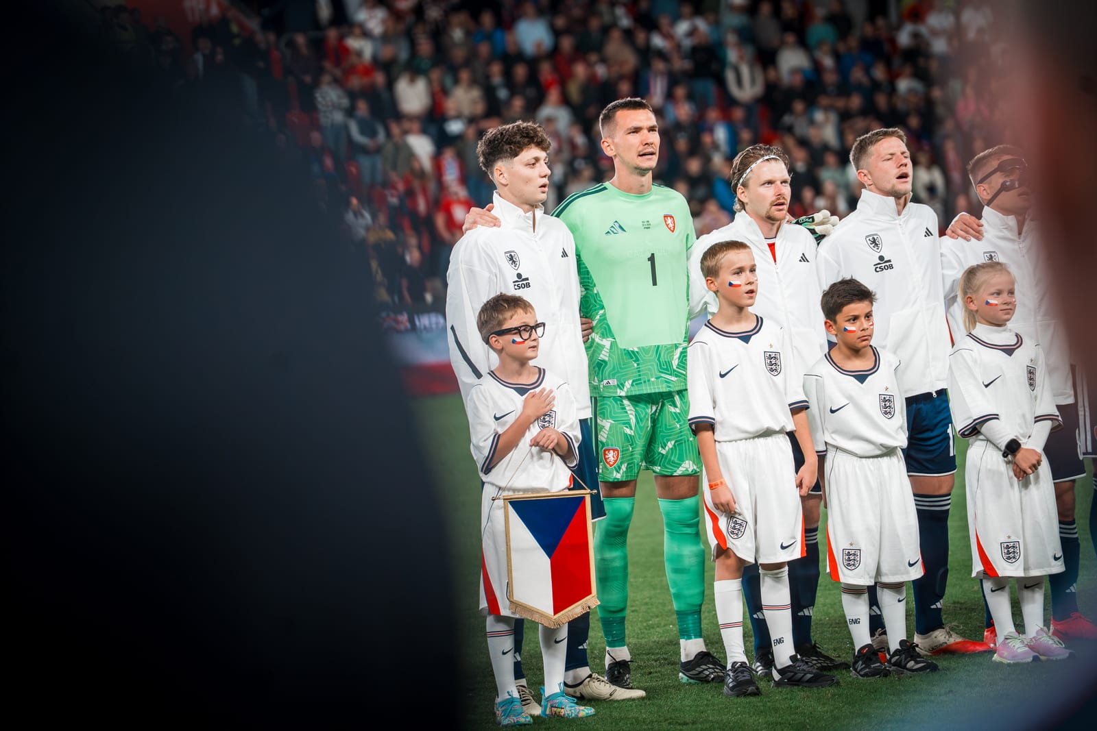 Šulcův zkrat, zranění Karabce a druhá porážka pod Deniou: Češi v deseti na Anglii nestačili