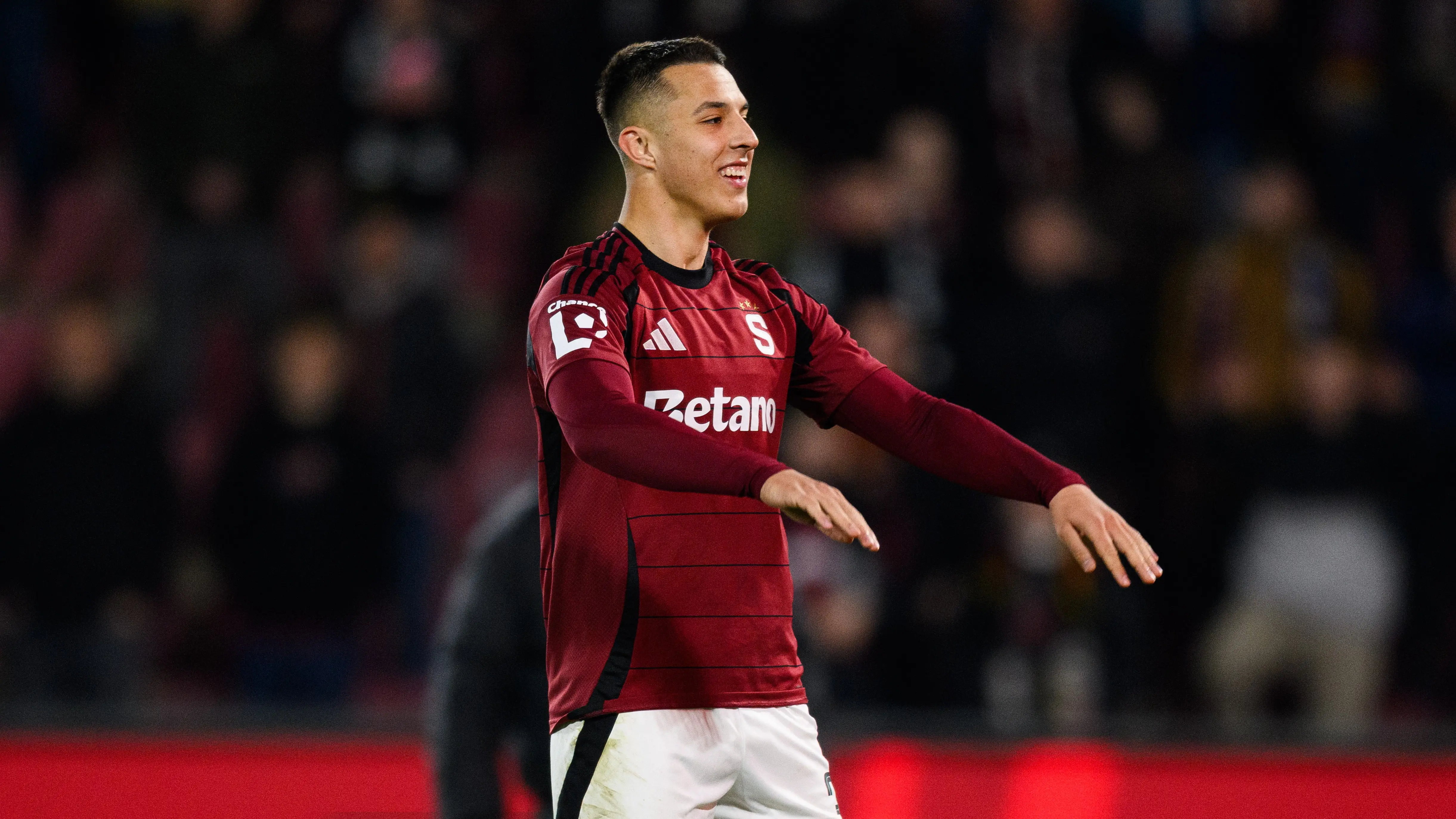 Budoucnost Letné? Šestnáctiletý Sochůrek v základu Sparty překvapuje, proti Karviné zapsal první asistenci