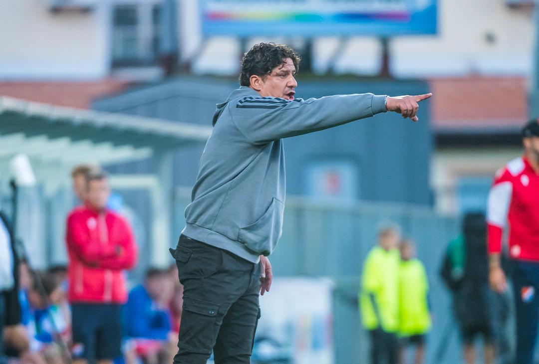 Vyhazov přes e-mail a 30 minut na balení. Jak se Dynamo zbavilo oblíbeného kouče a měl by ještě v Česku šanci?