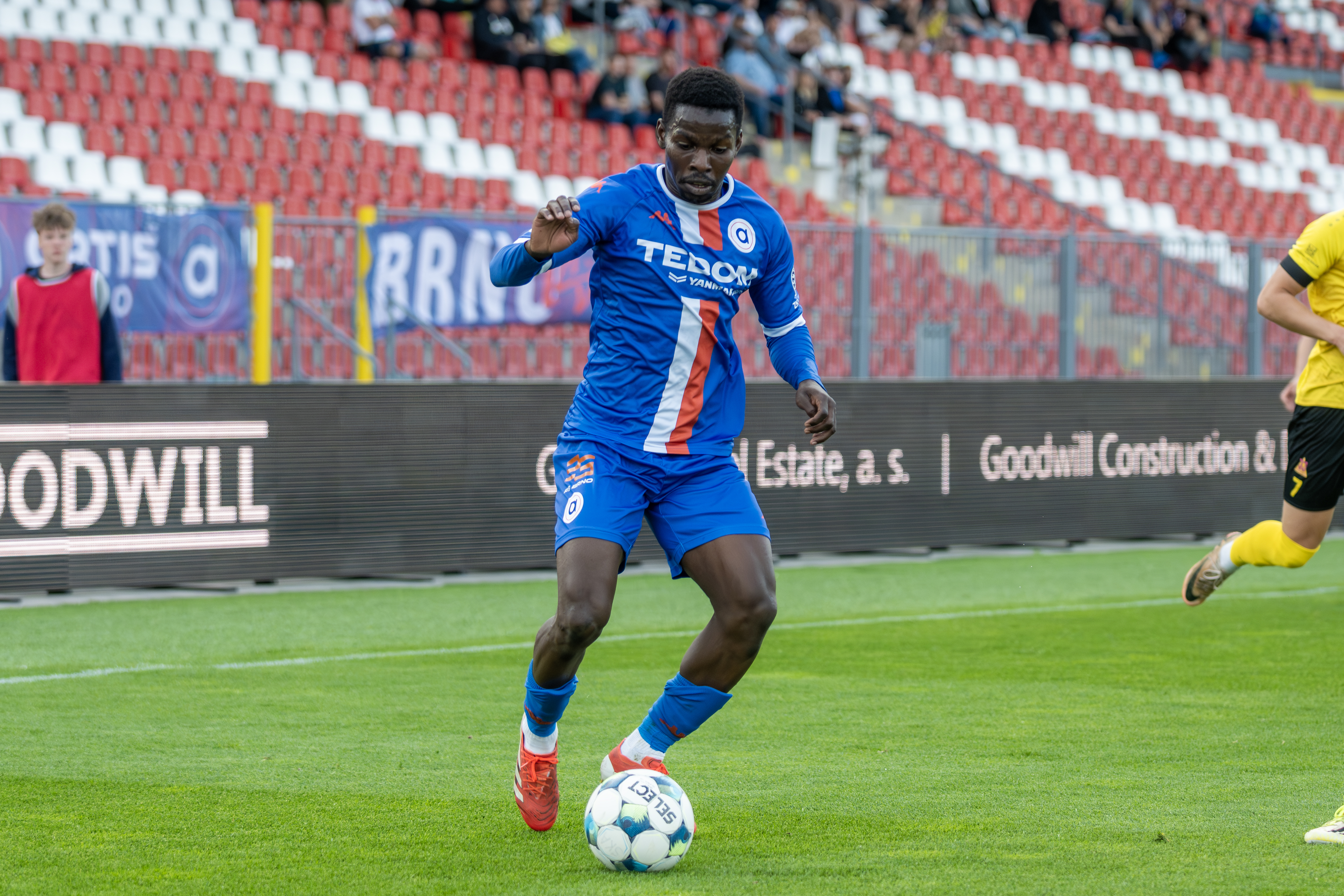 Pivo zdarma na stadionu? Klub s prvoligovým marketingem a ambicemi, ale bez fanoušků