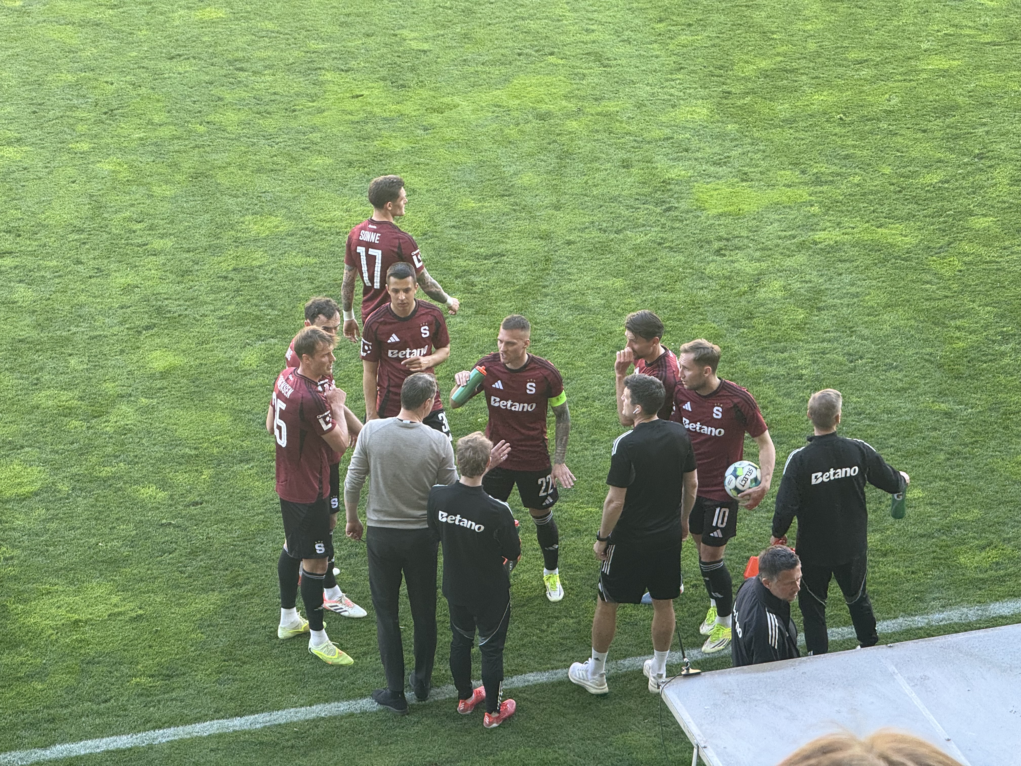 Drama v Ďolíčku: Sparta v deseti! Mercado viděl červenou, Bohemka cítí šanci