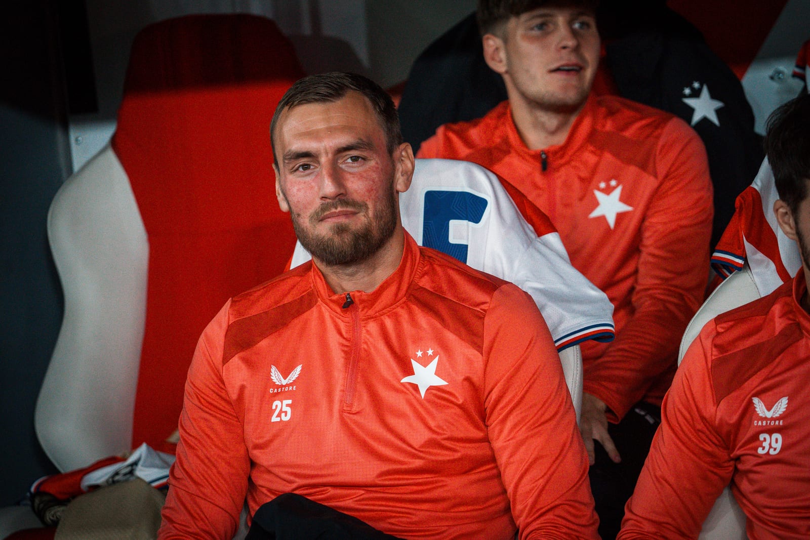 Chorý ztrácí podporu fanoušků i trenéra. Co s ním udělá vedení Slavie?