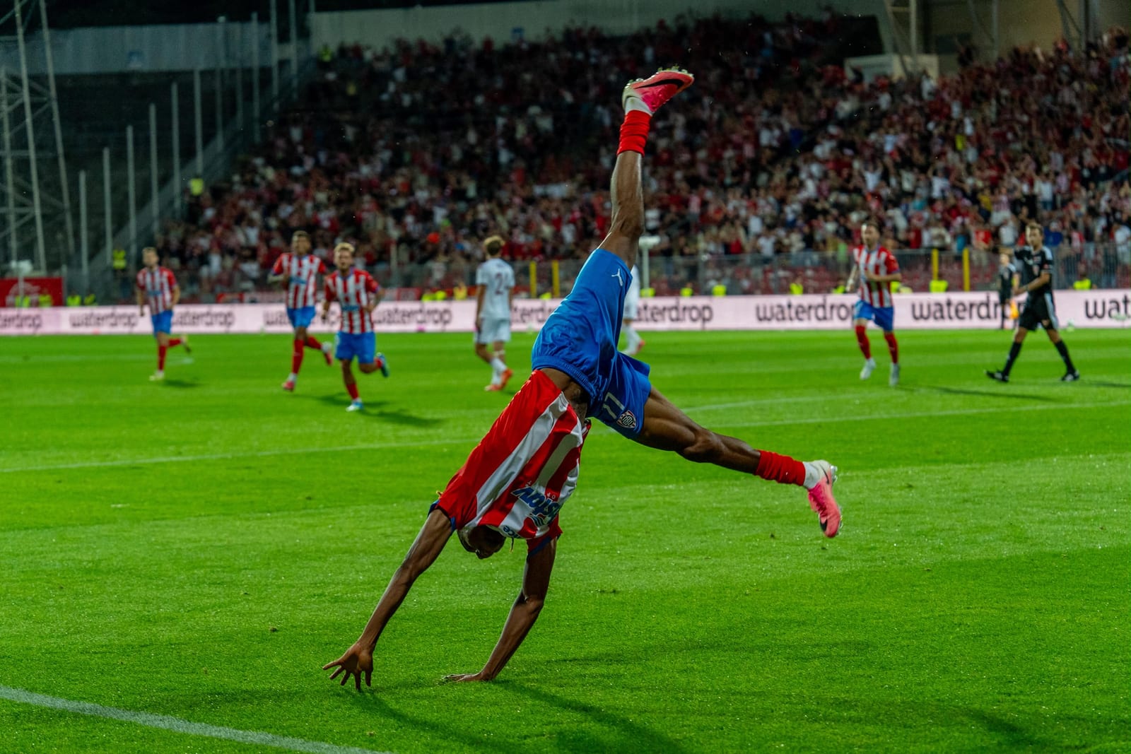 Snový návrat mezi elitu! Zbrojovka šokovala Spartu a po totálním zkratu favorita slaví výhru 3:1