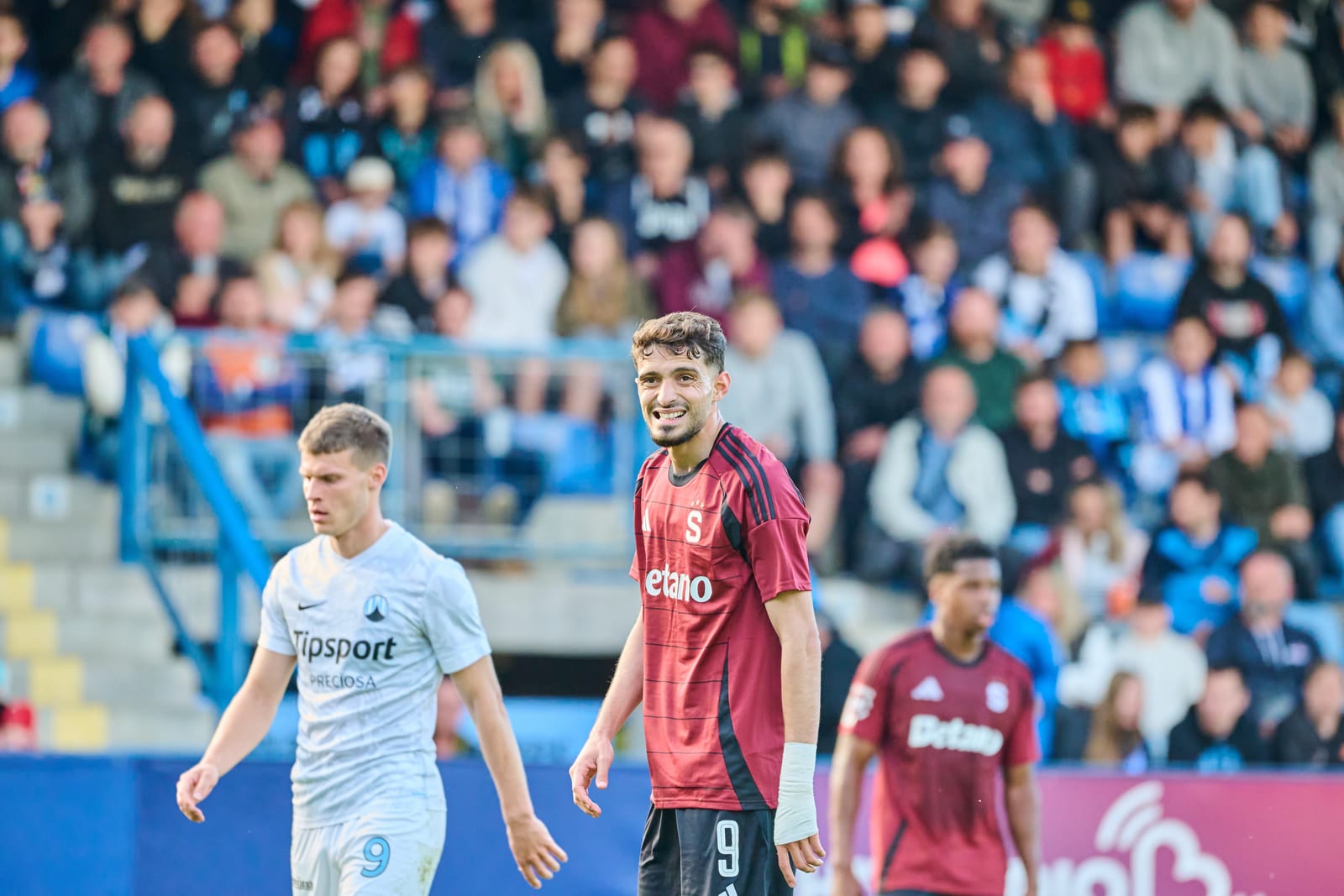 Definitivní sbohem! Albion Rrahmani oficiálně opouští Spartu a míří do italské Serie A
