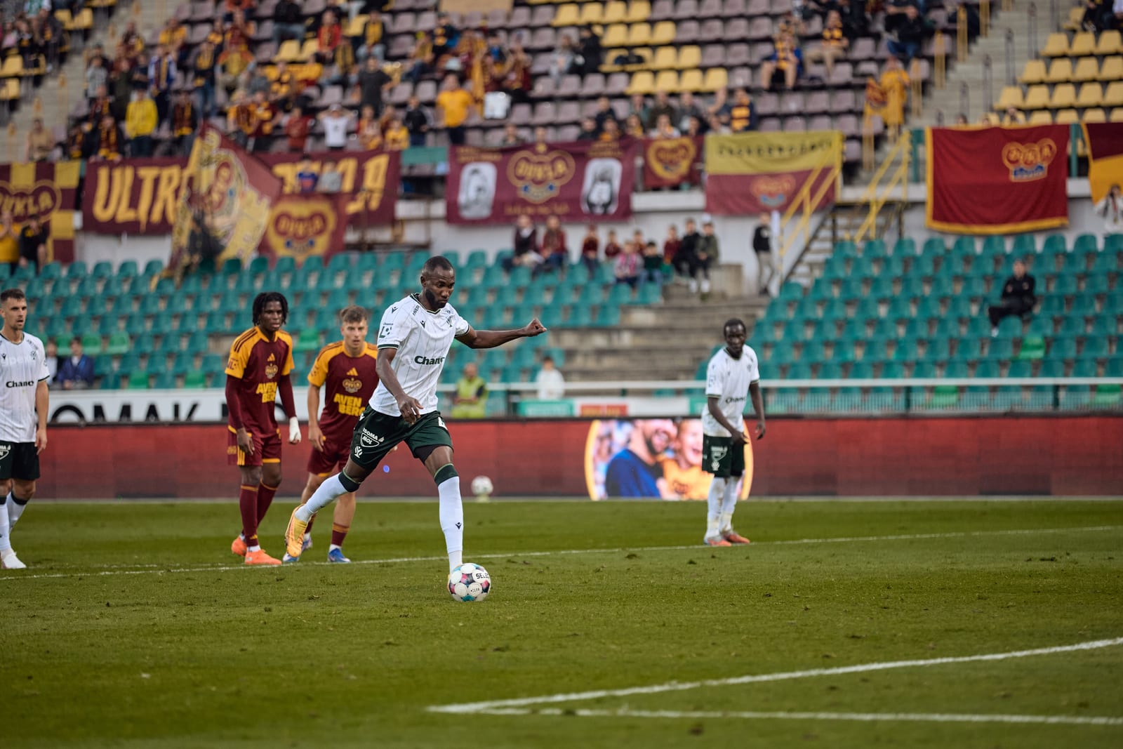 Jawo z penalty stačil: Jablonec na Julisce zdolal Duklu 1:0