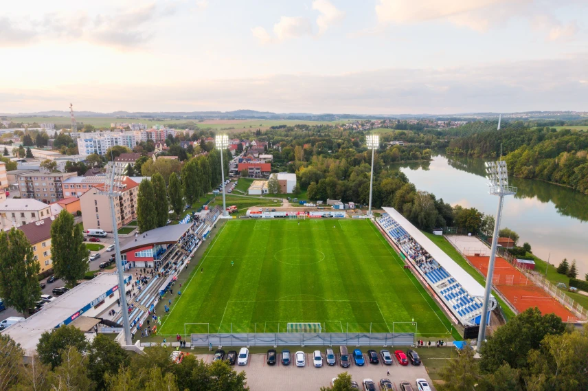 Karviná zkazila slavnostní večer. Táborsko se při otevření tribuny nechalo obrat o tři body